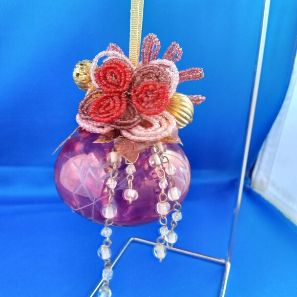 vintage Christmas ornament cut glass with seed bead hand made flowers - Picture 2 of 7